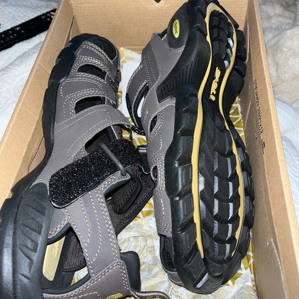 Mens Teva shoes